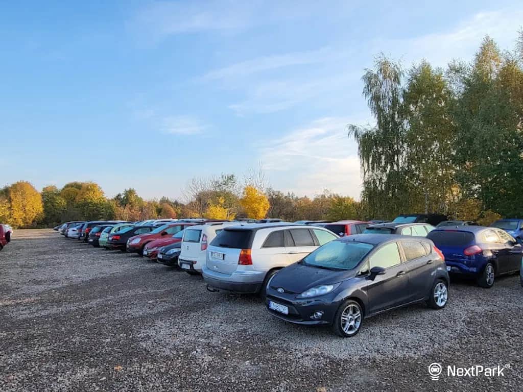Parking Wrocław Lotnisko: Oficjalny czy prywatny? Porównaj i wybierz!