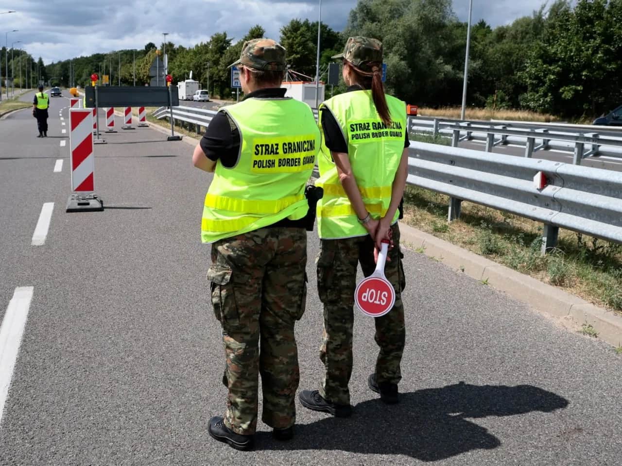 Lotnisko: Kiedy Straż Graniczna może Cię zatrzymać? Poznaj prawa